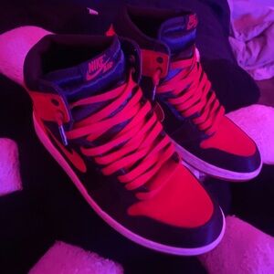 Jordan 1 “satin bread” High-Top Sneakers Red and Black